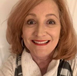 Meet your Posher, Debra